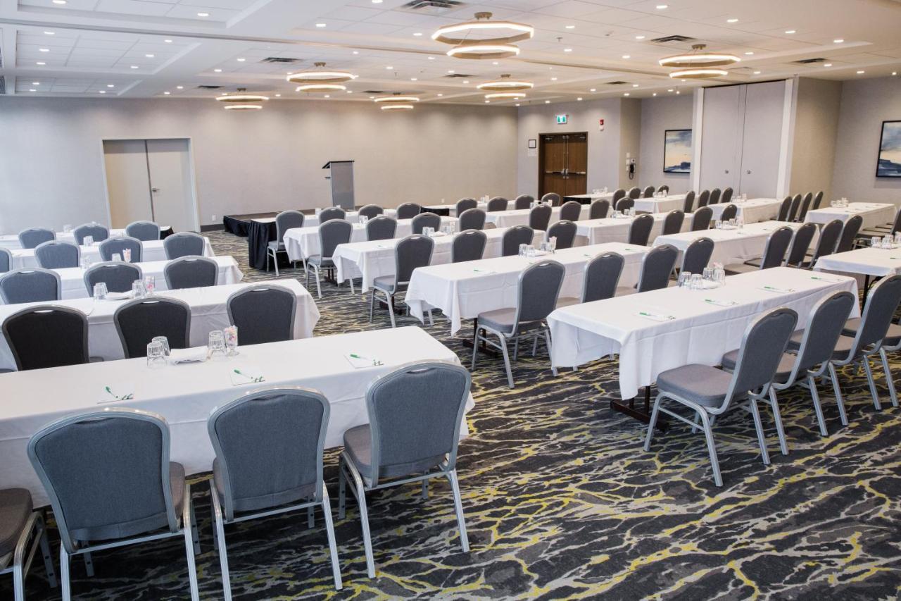 Holiday Inn Hotel & Suites Calgary South - Conference Ctr By Ihg Exterior foto