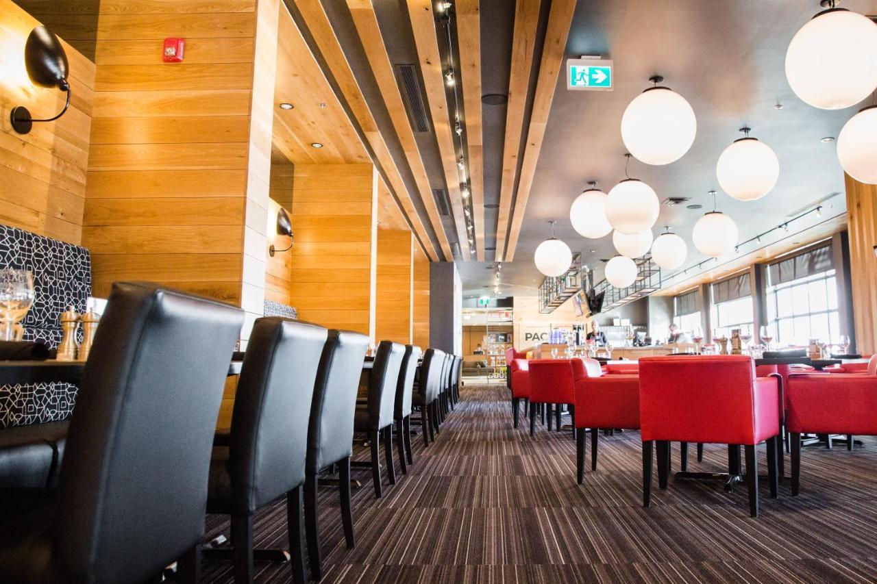 Holiday Inn Hotel & Suites Calgary South - Conference Ctr By Ihg Exterior foto