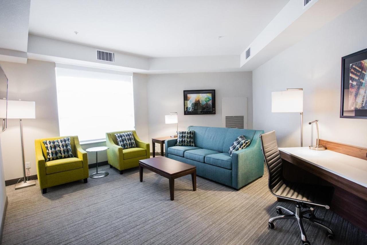 Holiday Inn Hotel & Suites Calgary South - Conference Ctr By Ihg Exterior foto